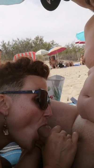 I love knowing people are watching me suck cock 🍆🍆🤤🤤🏖️🏖️