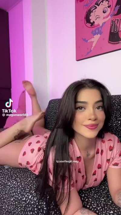 Latina cheeks @meganworld0