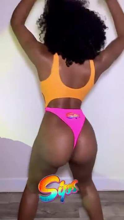 She keeps killing it @official.deefinewhine