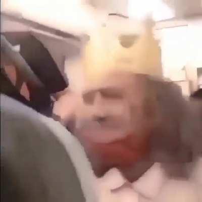 What a nice and polite man 😃👍🏼