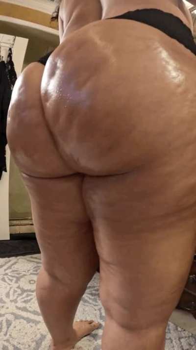 I love watching men jerk off to me. I need a really good tribute video. Best tribute might good a very nice surprise. 