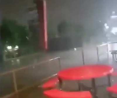 oq vcs fazem se isso acontece? senta e chora ou senta e chora?