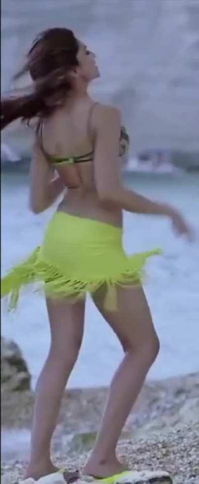 Deepika Padukone 🤤💦