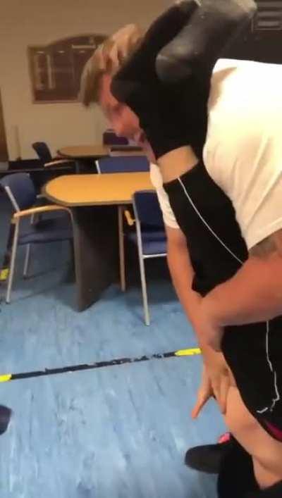 PURE 100% FIGHTPORN. TALK SHIT GET FINGERED, WEE WILLY AINT HELPFUL