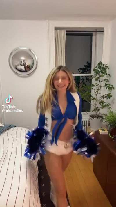 Dallas Cowboys Cheerleader