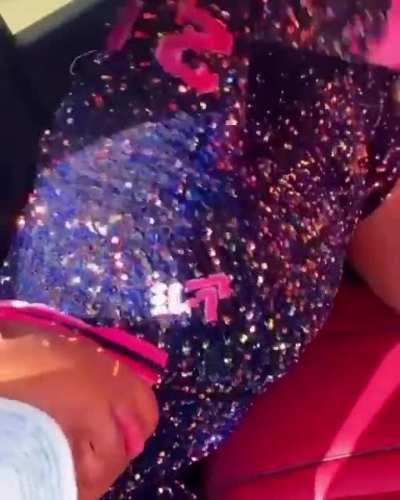 Timmybandsome twerking inside the car so sexy bubble butt😍❤💋🔥🍑😛