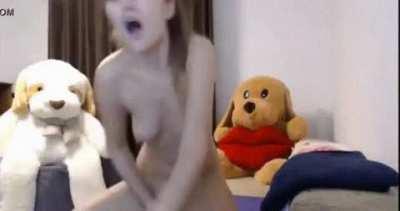 Petite Babe Fingering her Pussy Hard