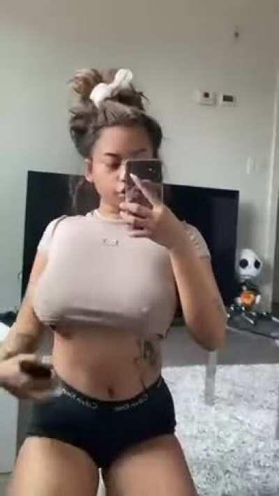 Good morning to all of my early risers😉☀️