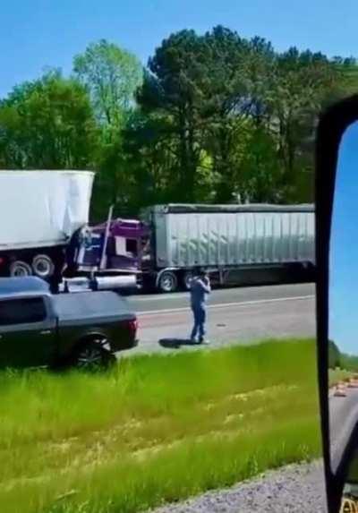 [Horrific Accident] Spot the Car…