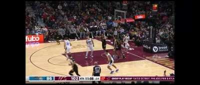 [Highlight] George Niang with the circus shot