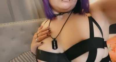 Hey cutie 😜 let me fulfill your kinkiest fantasies 🖤[fet]friendly💦[dom]or[sub]👅[sext]lets play😜[vid][pic]customs made just for you🍭[gfe]let me please you in every way🥀[pty][sck]🍒[aud]let’s talk dirty🔥[rate]👀💌 info & Menu in comments ￼