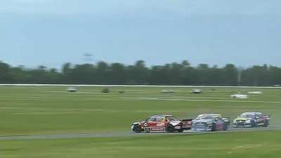 La accidentada largada de TC Pick Up entre Werner y Gianini dejandole servido el campeonato a Canapino