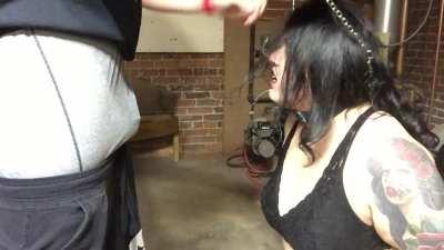 Watch those fuckin teeth 😡