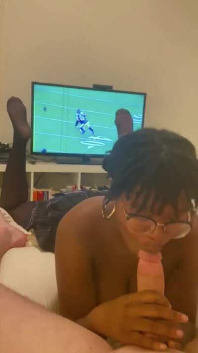 Let (m)e please you while you watch the game🤎 (f)