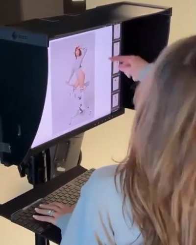 She provokes us and doesn't publish the photos