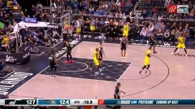 [Highlight] From last night: Lauri Markkanen hits the clutch floater dagger to give Utah the win against Orlando. He finnished with 31 points