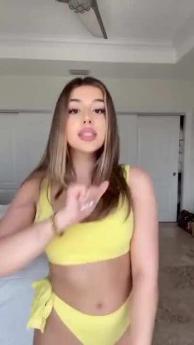 Amanda in yellow bikini🔥