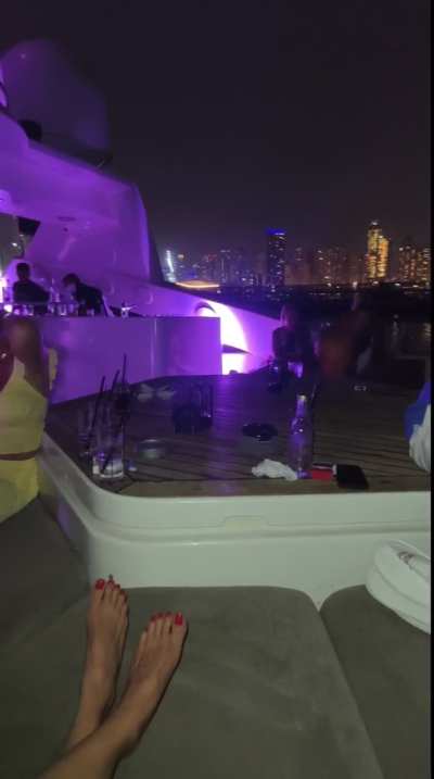 Now what do you think he was looking 👀 at? I noticed many more times but hard to point the camera directly at the culprit without exposing myself.. 😂