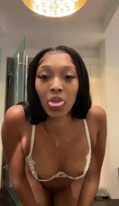 Showtime 🎬: Edwina Goes Live