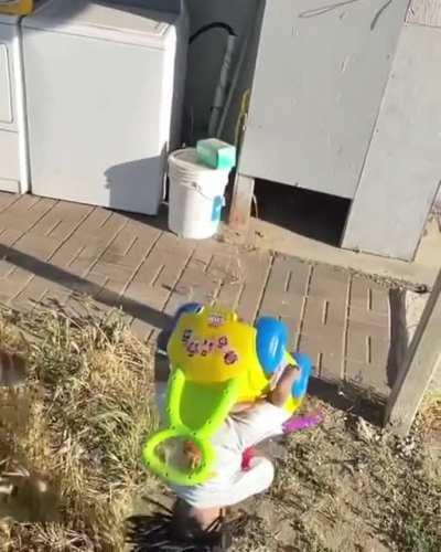 What a stupid fucking idiot 😂😂😂