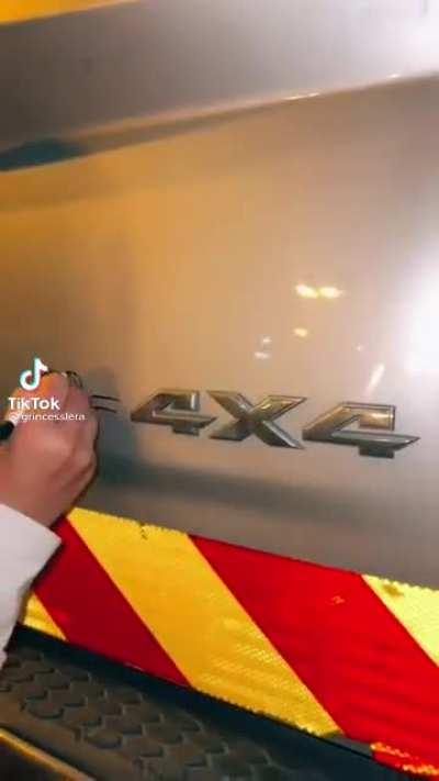 Девочки шутят