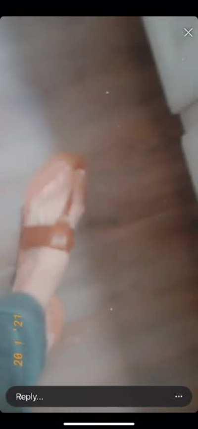 My best friends sexy feet and sandals 💦🦶🏼🦶🏼(face shot available)