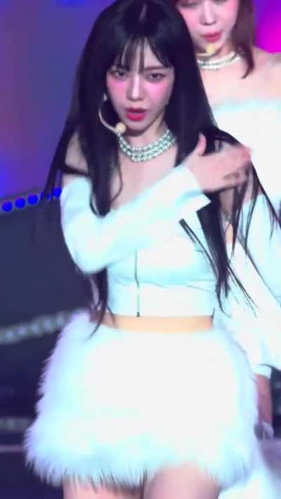 Karina’s bouncy tits 🍈