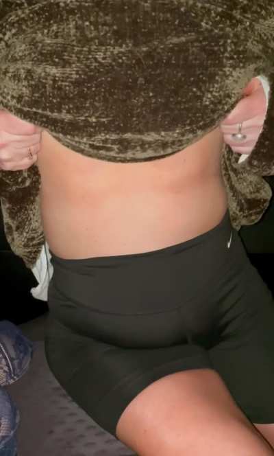 Dropping my MOMMY tits in the car