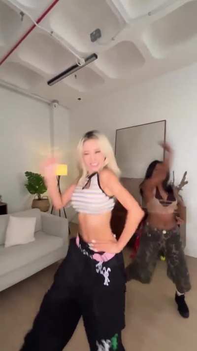 [251010] shalometv's Instagram Reels Update with Dayoung