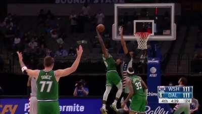 [Highlight] Gafford with an unbelievable block in a close game down the stretch