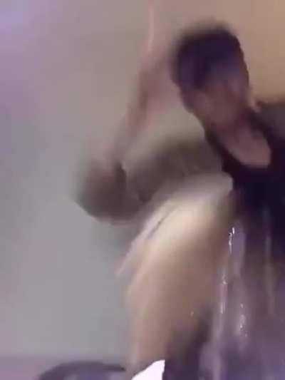 Fuego (tiene el sonido saturado cuidado)