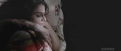 Vidya Balan in Ishqiya (2010)