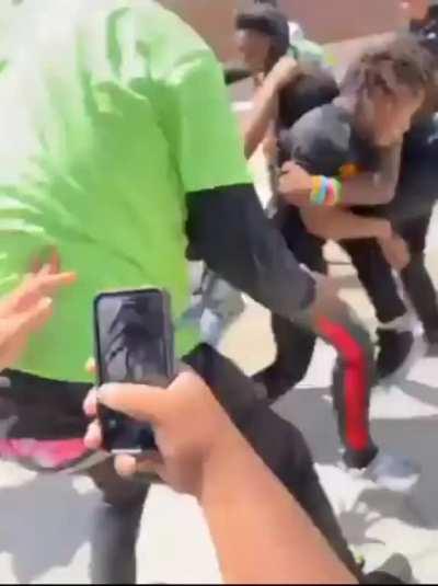 he think he in wwe🤣🤣