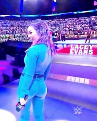 Peyton's 🍑 in denim (Main Event)