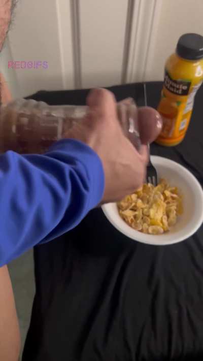 Cum get this frosting! 