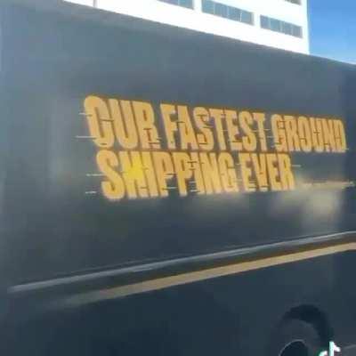 does this remind anyone else of jawsh? like the way he talks