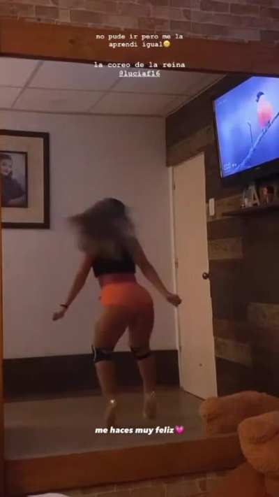 I want to see Alexia Peszano do it naked