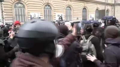 Riot police deal with pension reform protesters - France 13th April