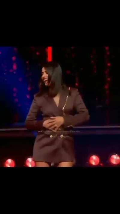 Would love to see Priyanka and Kareena eat each other’s pussy