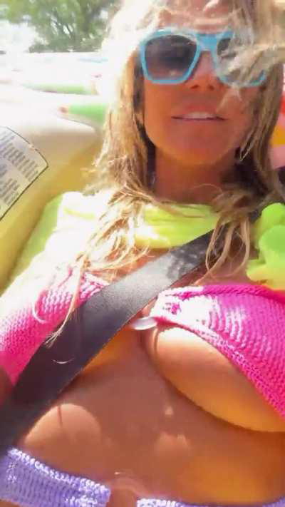 Heidi showing some underboob in car IG august 7 2024
