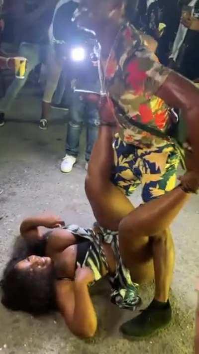 Shelly Belly gwaan bad with thickaz 🔥