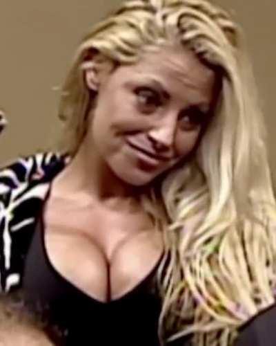 “Focus on the match, not on the cleavage” Easier said than done Trish 🤔🤤