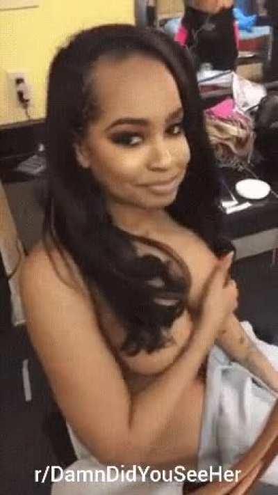 Phfame 🍈🍈in the Locker room 😍