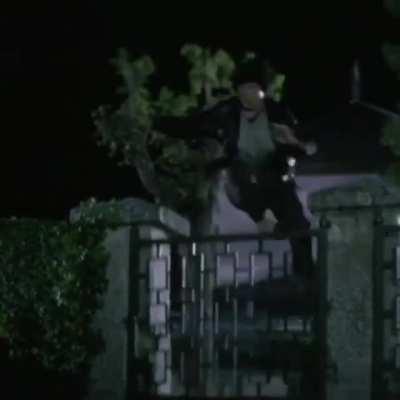 Джеки придумал паркур до паркура или пошли по стройке полазаем