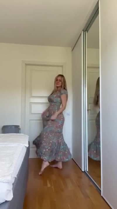 Posting her fanhouse vids since she doesn’t post there anymore