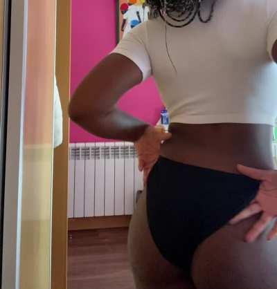 Natural and sensual girls are your type? Because then I'm your prize today.