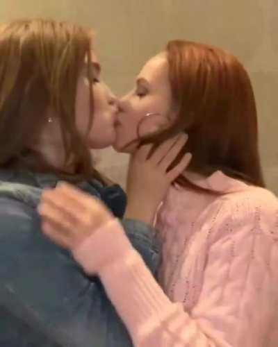 Jia Lissa & Ella Hughes