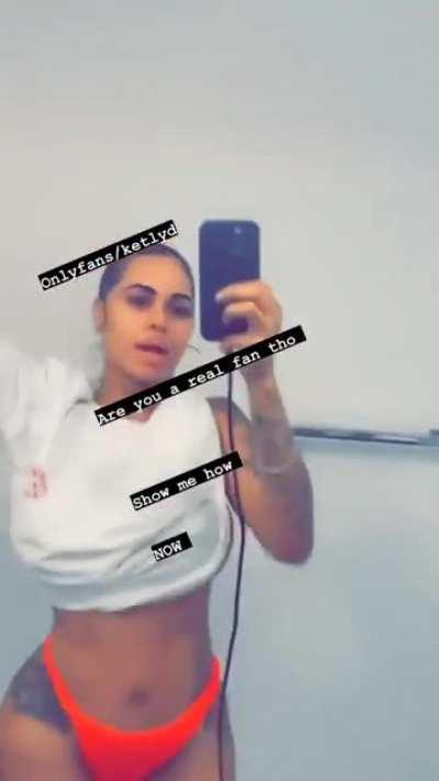 Funny how she wants fans to show her how much of a fan they are but won't show nothing in return.