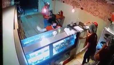 Homem em Fortaleza é assaltado e delete CPF do meliante