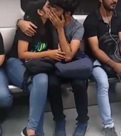 Saas toh lene de bey